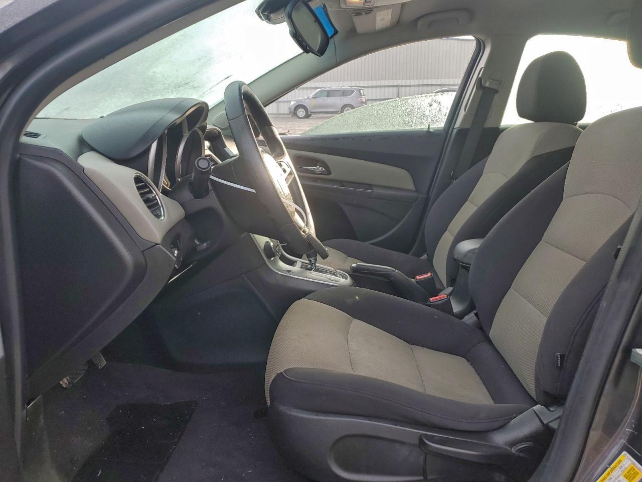 Chevrolet Cruze Ls Image 4