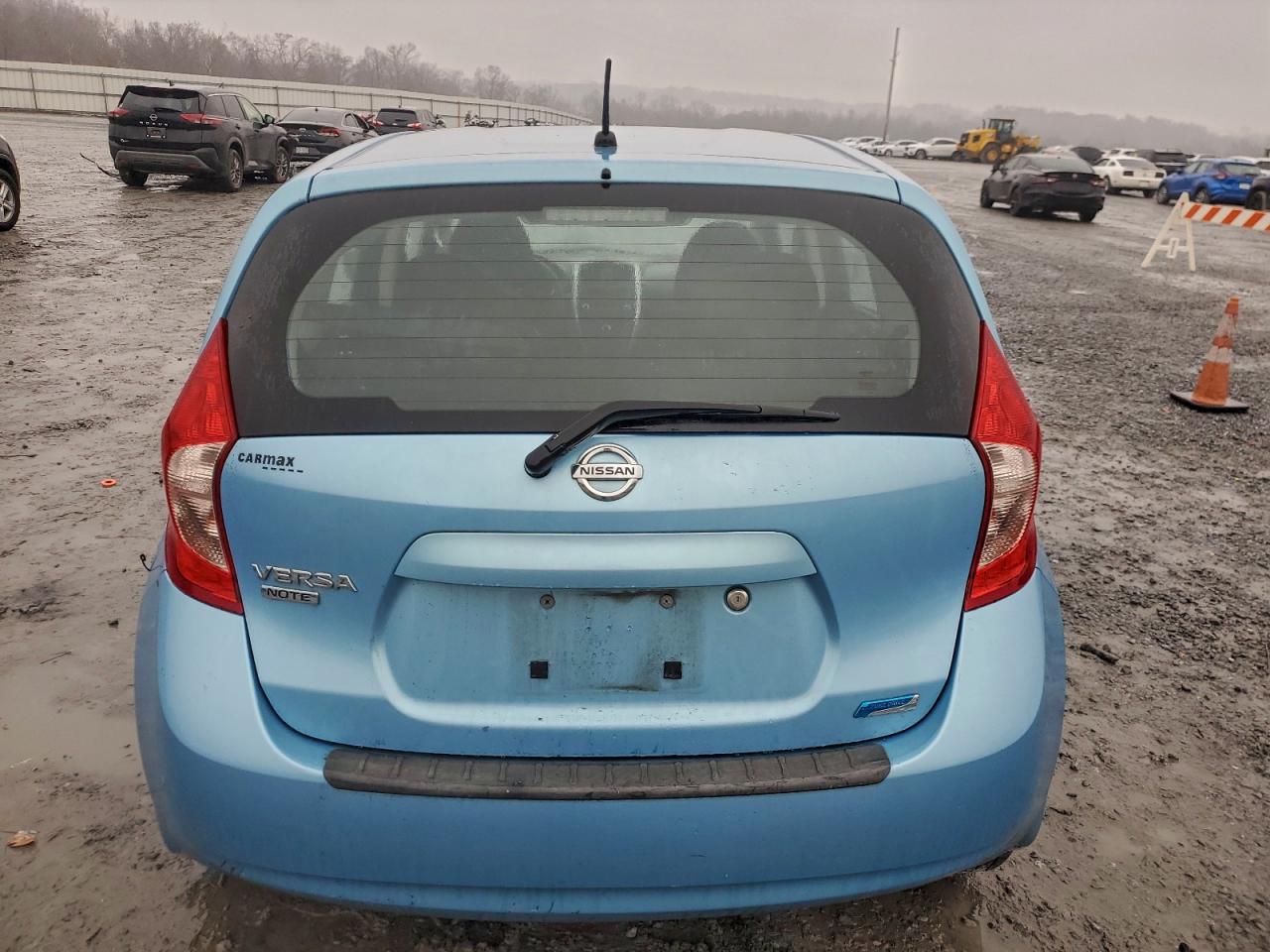 Nissan Versa S Image 8
