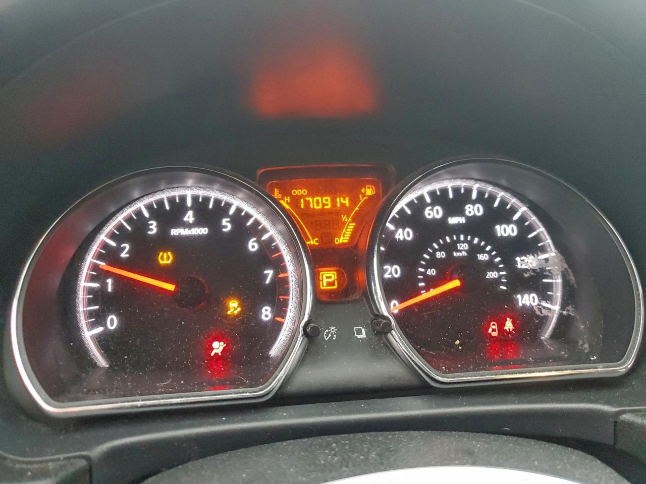 Nissan Versa S Image 6