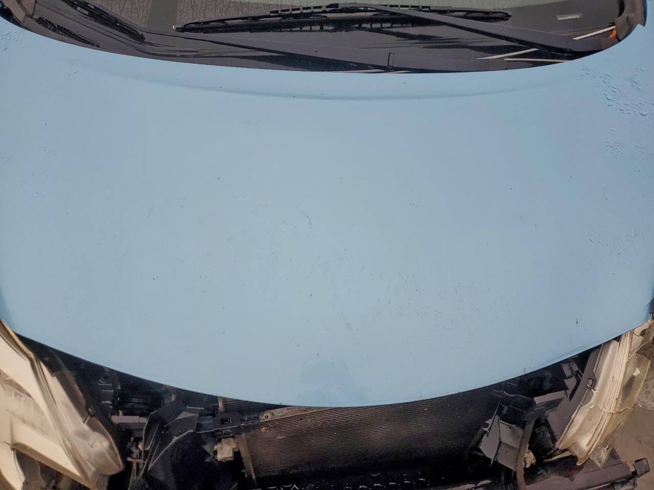 Nissan Versa S Image 9