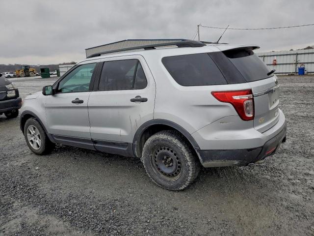 Ford Explorer Image 13