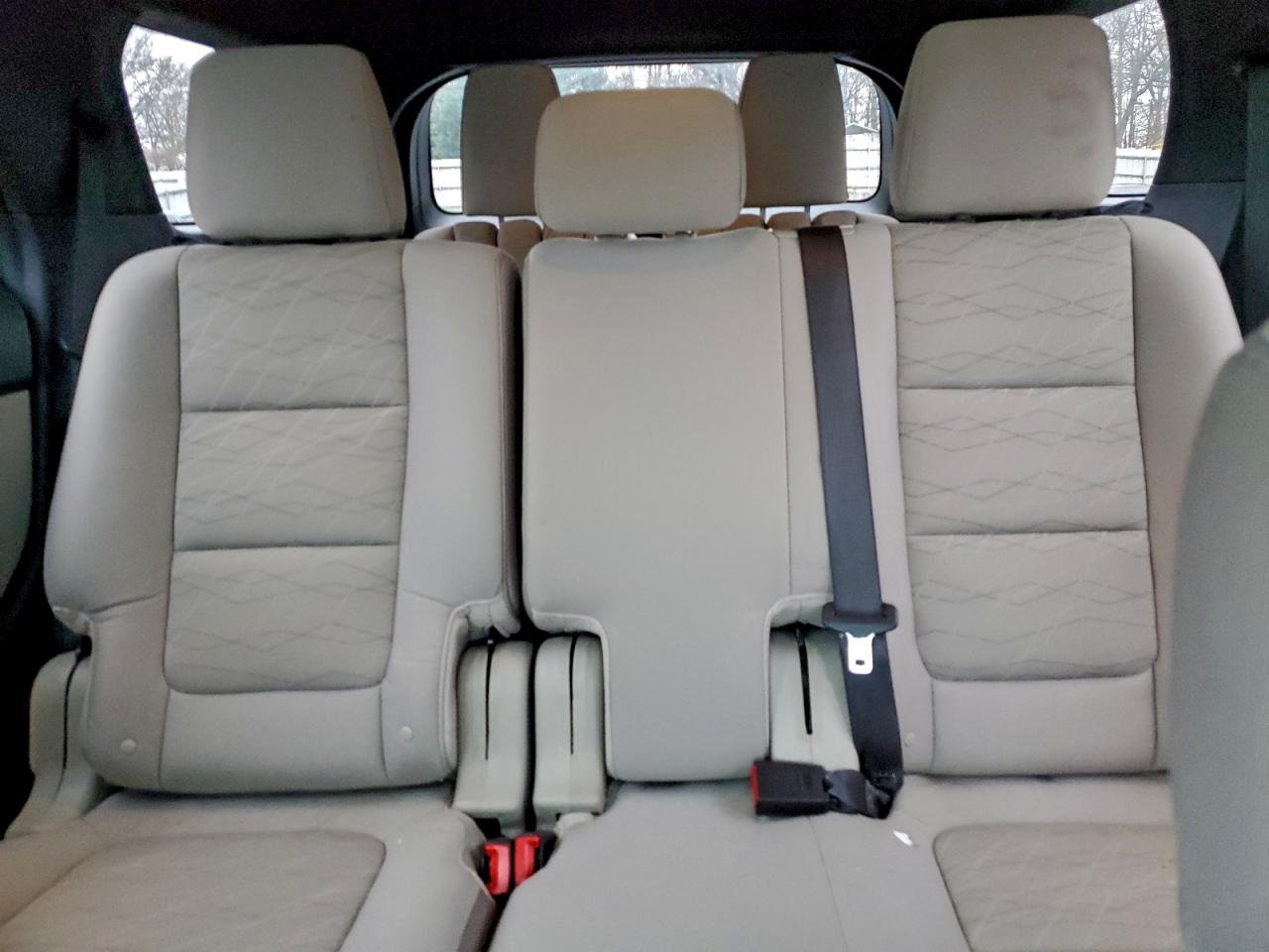 Ford Explorer Image 5