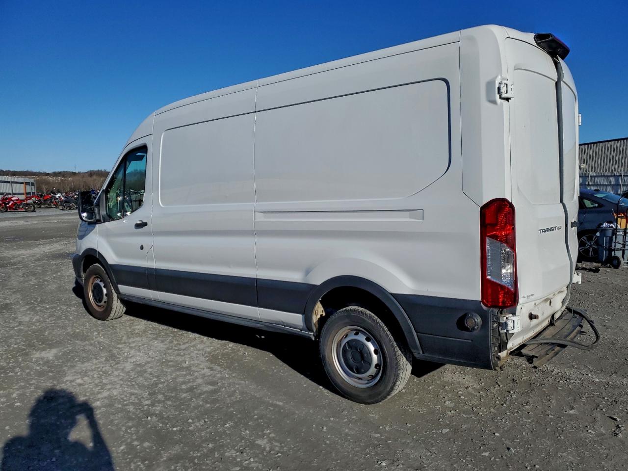 Ford Transit T-250 Image 4