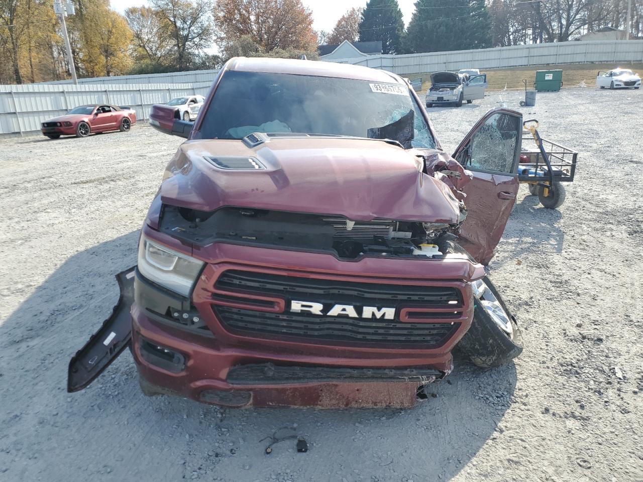 Ram 1500 Laramie Image 9