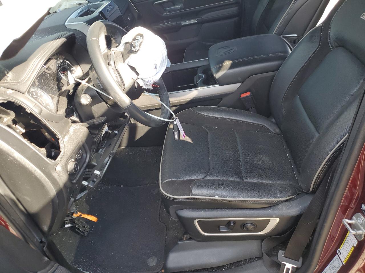 Ram 1500 Laramie Image 12