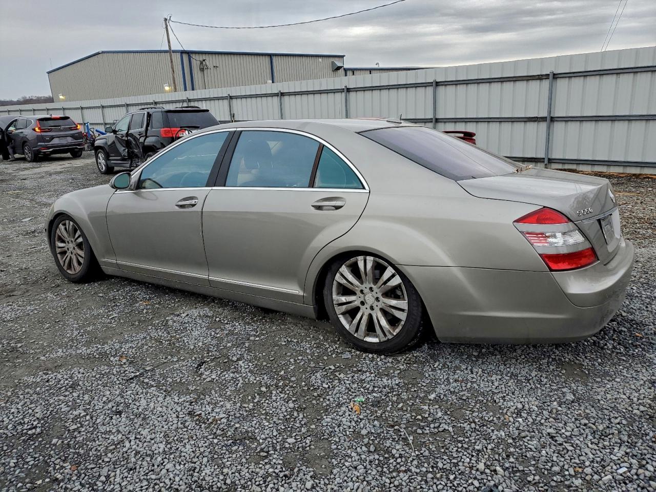 Mercedes-Benz S-Class 550 Image 5
