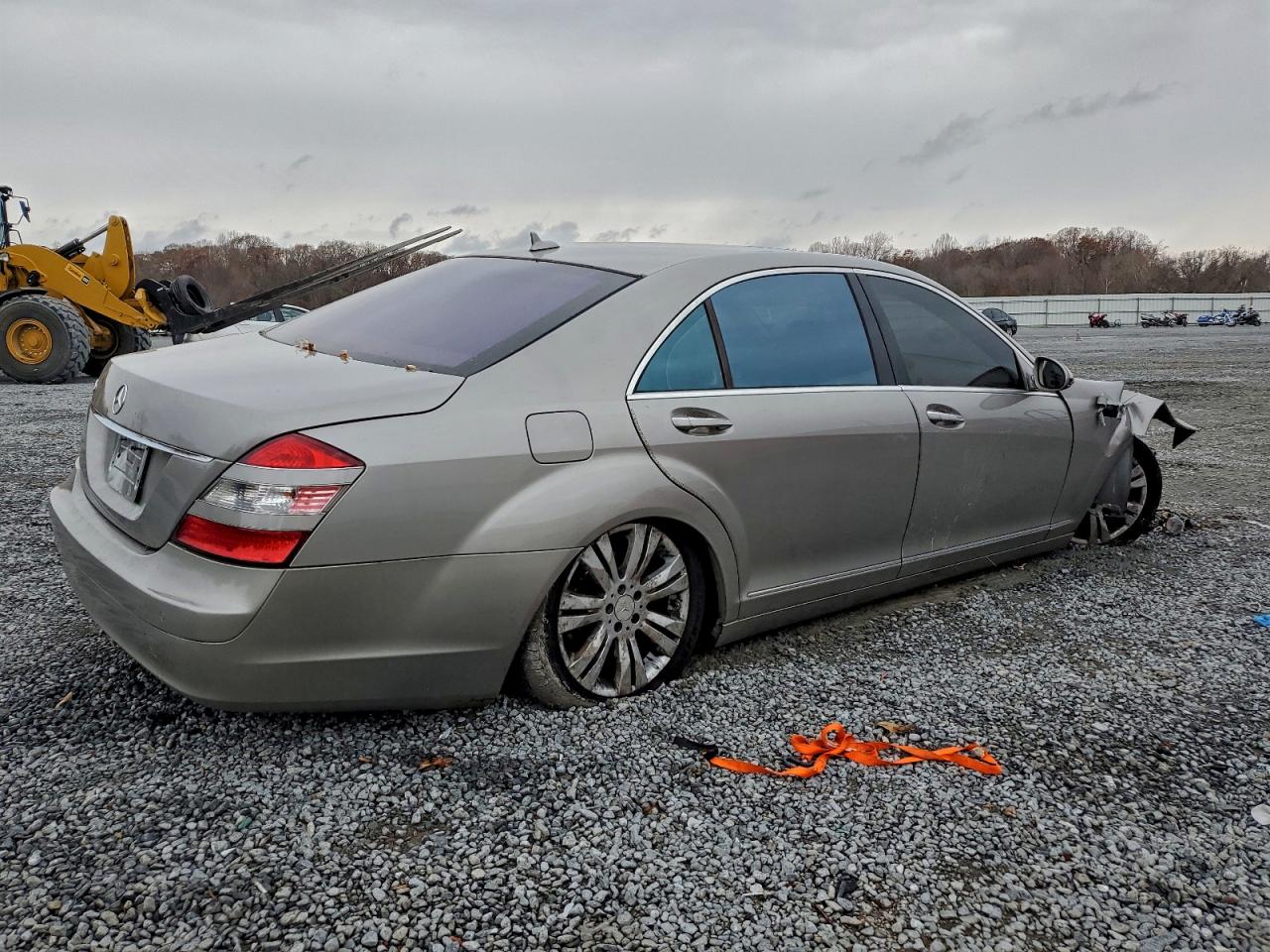 Mercedes-Benz S-Class 550 Image 3