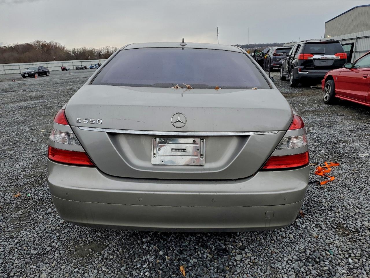 Mercedes-Benz S-Class 550 Image 11