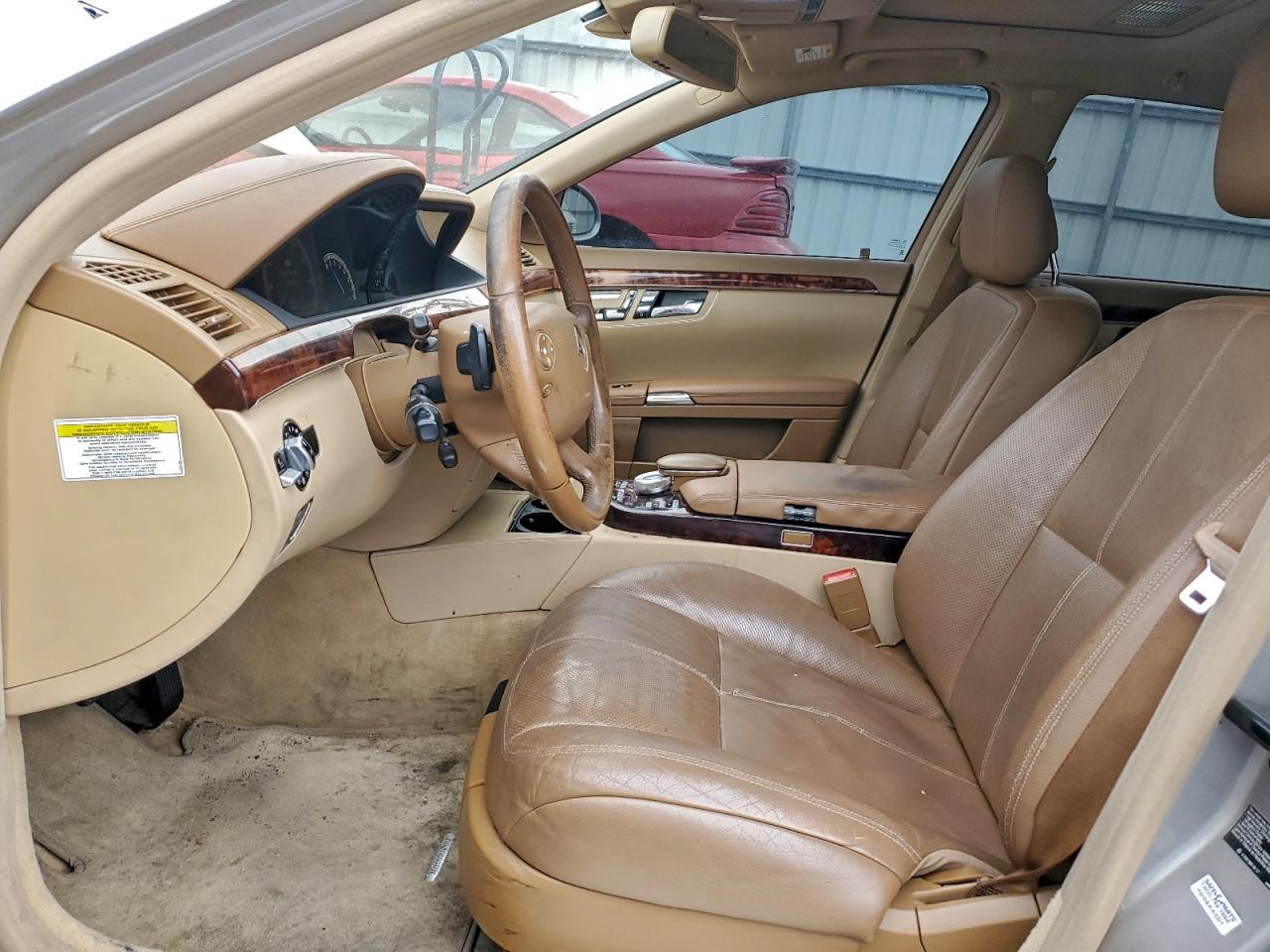 Mercedes-Benz S-Class 550 Image 6