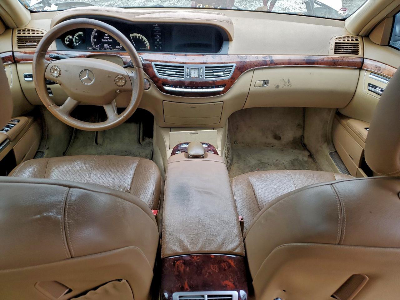 Mercedes-Benz S-Class 550 Image 9