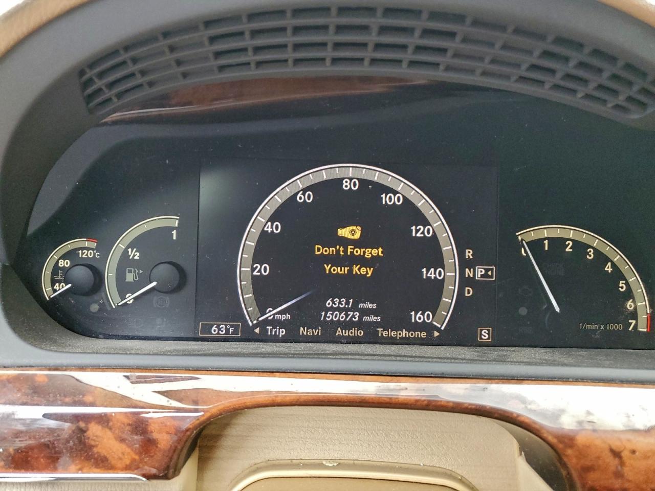 Mercedes-Benz S-Class 550 Image 12