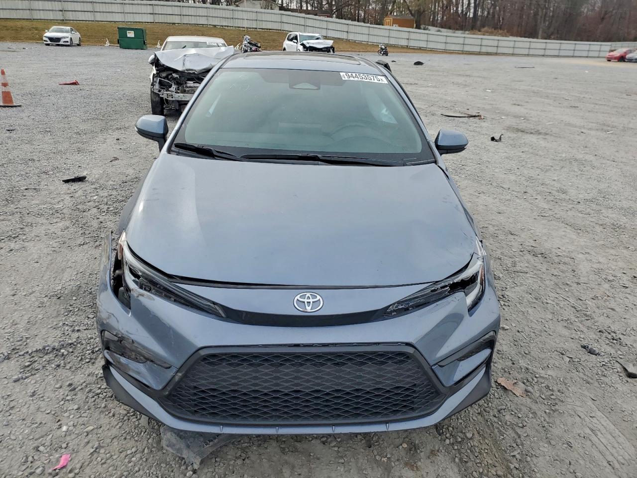 Toyota Corolla Xse Image 7