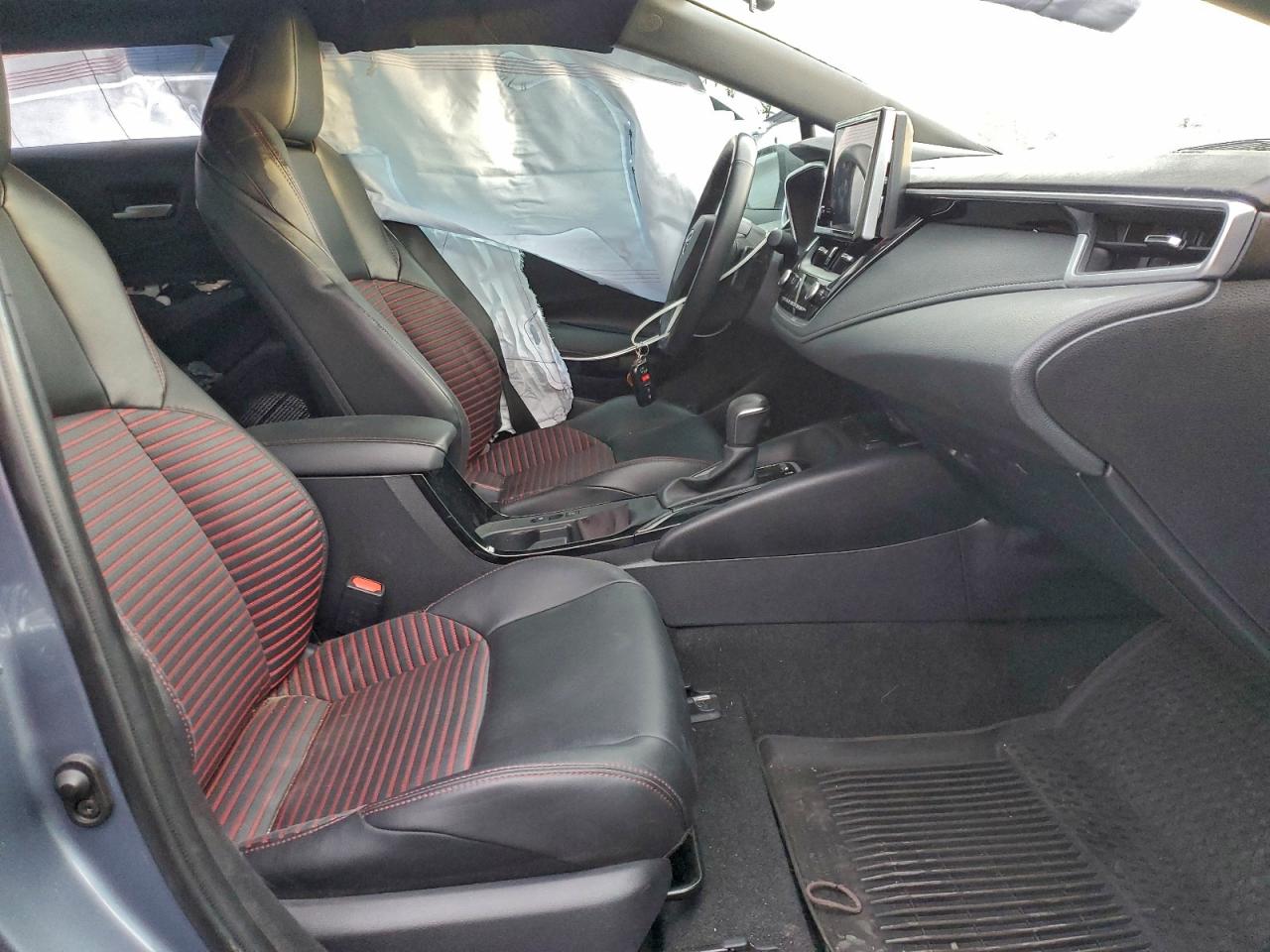 Toyota Corolla Xse Image 8