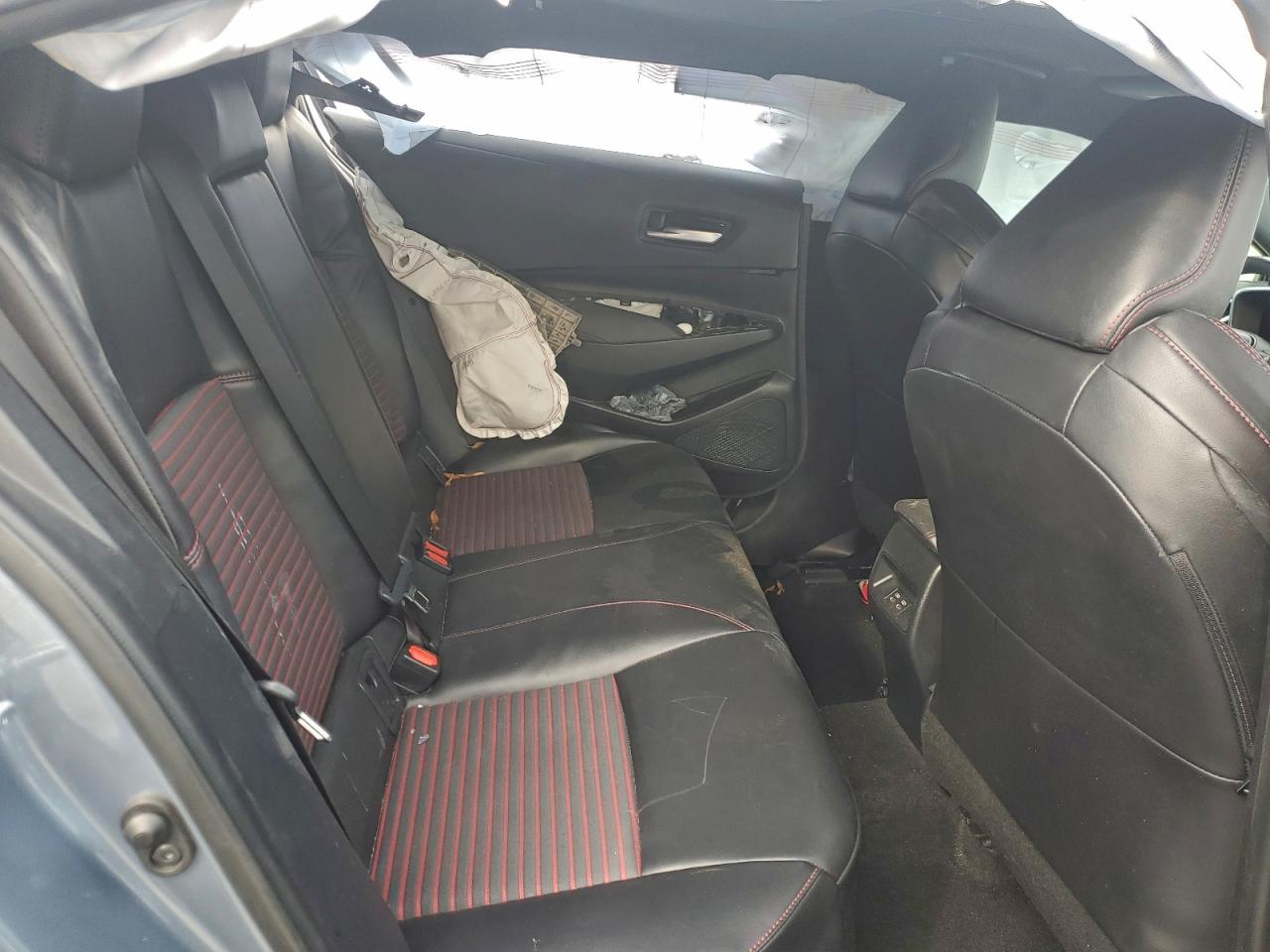 Toyota Corolla Xse Image 11