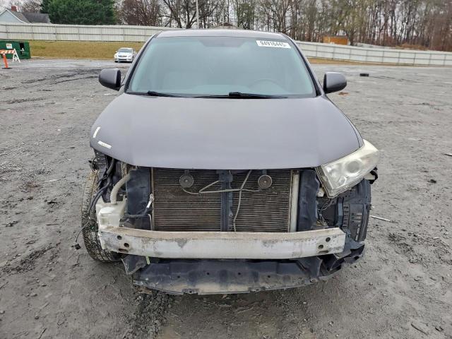 Toyota Highlander Base Image 2