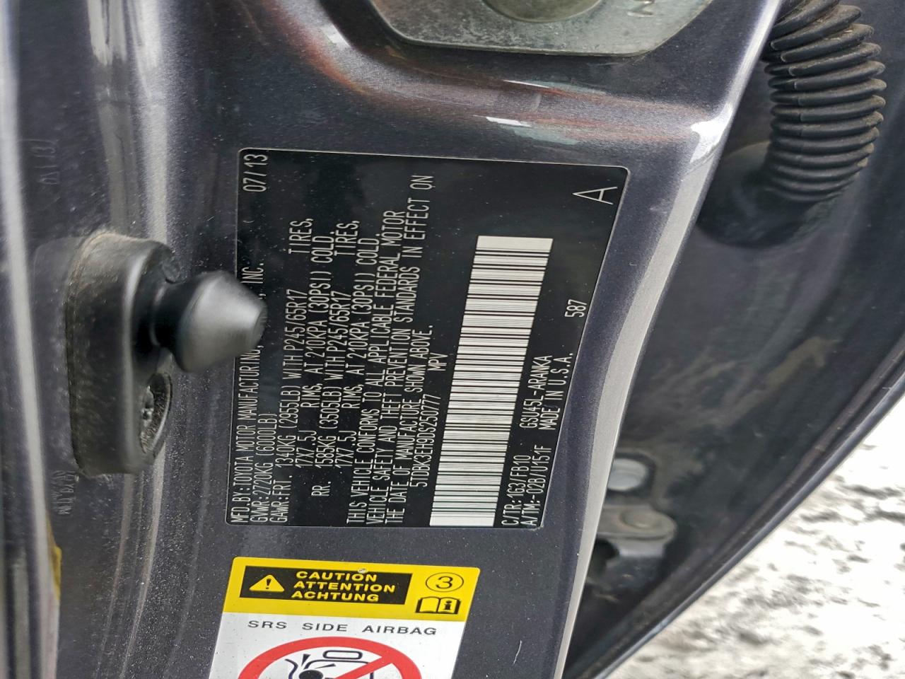 Toyota Highlander Base Image 9