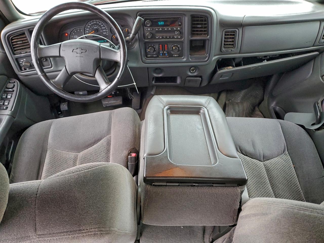 Chevrolet Silverado C1500 Image 3