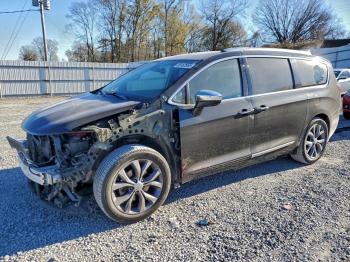  Salvage Chrysler Pacifica