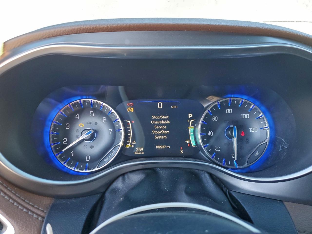 Chrysler Pacifica Limited Image 8