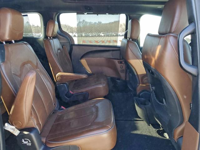 Chrysler Pacifica Limited Image 11