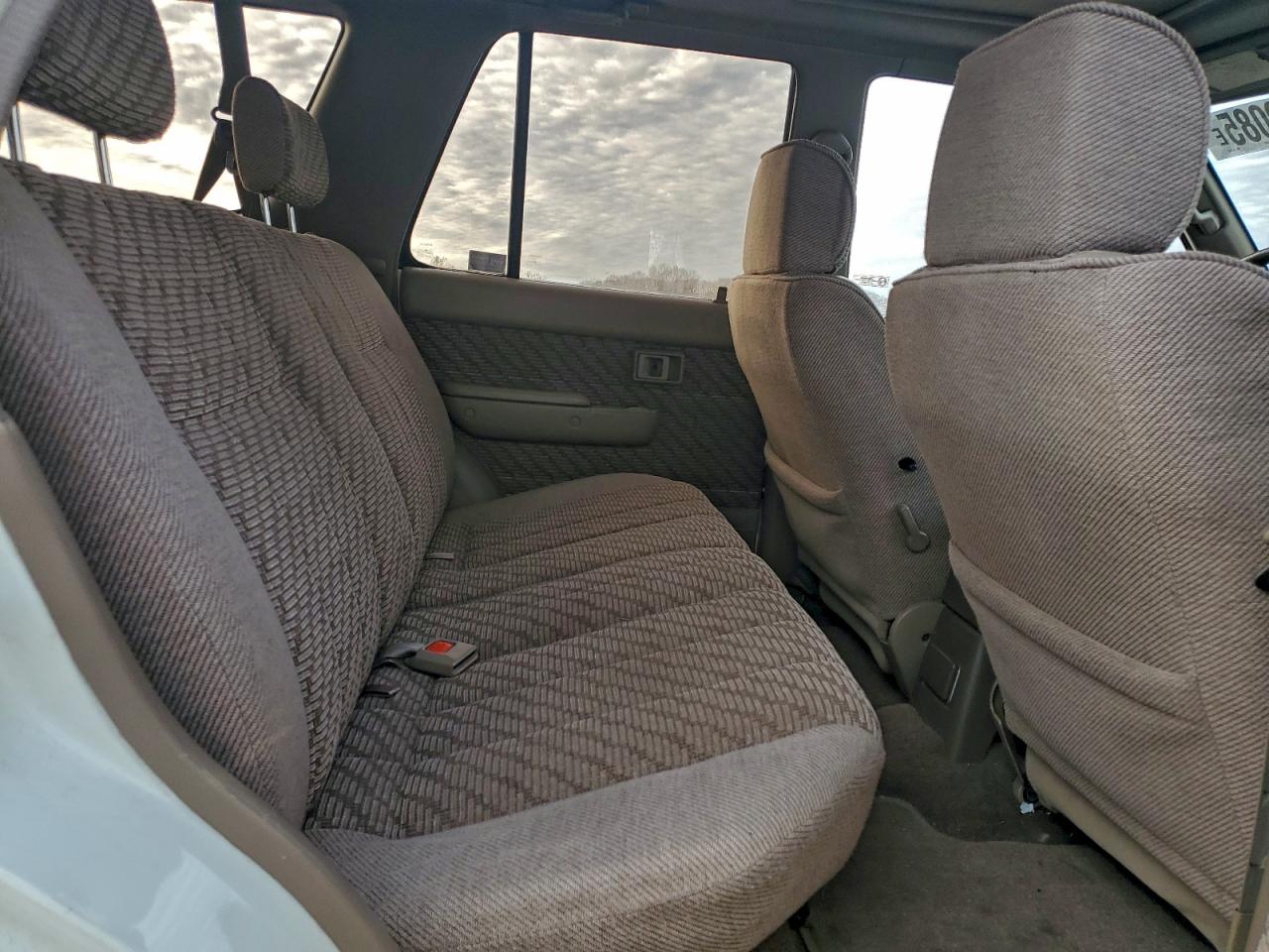 Toyota 4Runner Vn39 Sr5 Image 9