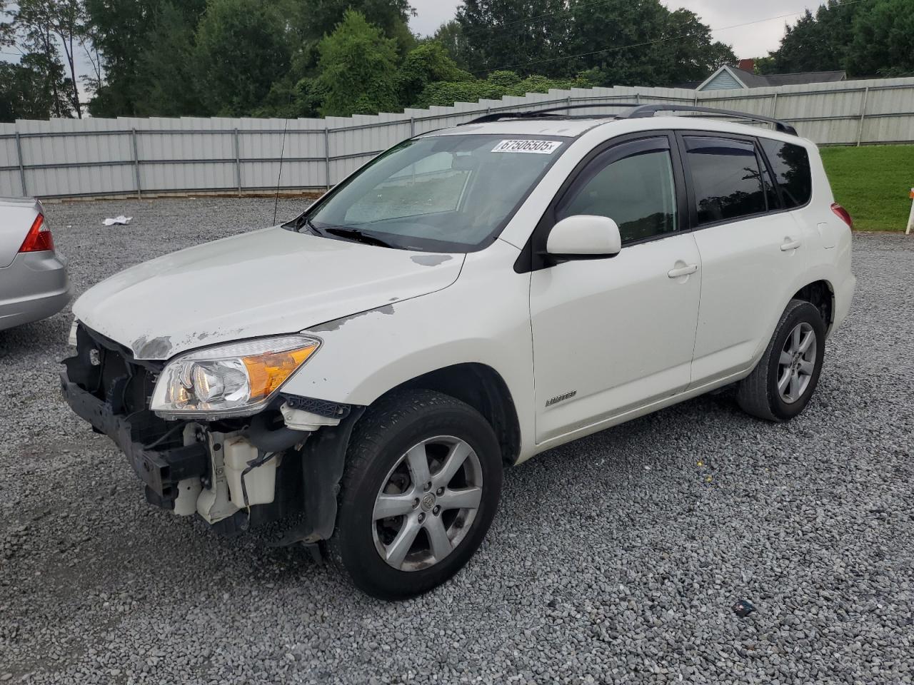 Toyota RAV4 Limited Image 1