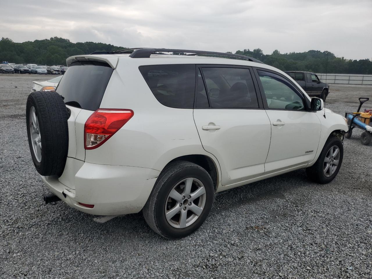 Toyota RAV4 Limited Image 5