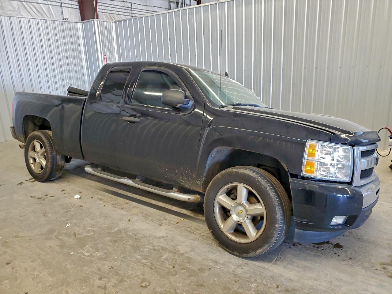 Chevrolet Silverado C1500 Lt Image 4