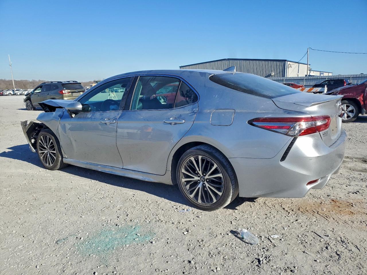 Toyota Camry L Image 6