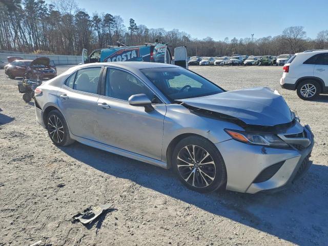 Toyota Camry L Image 10