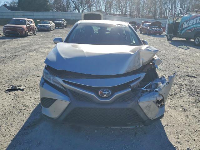 Toyota Camry L Image 3