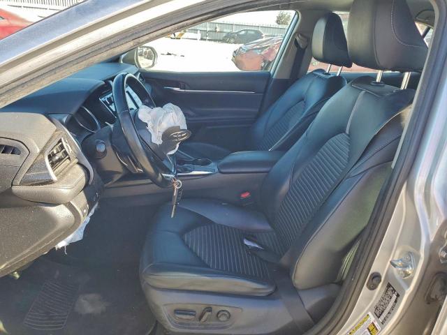 Toyota Camry L Image 12