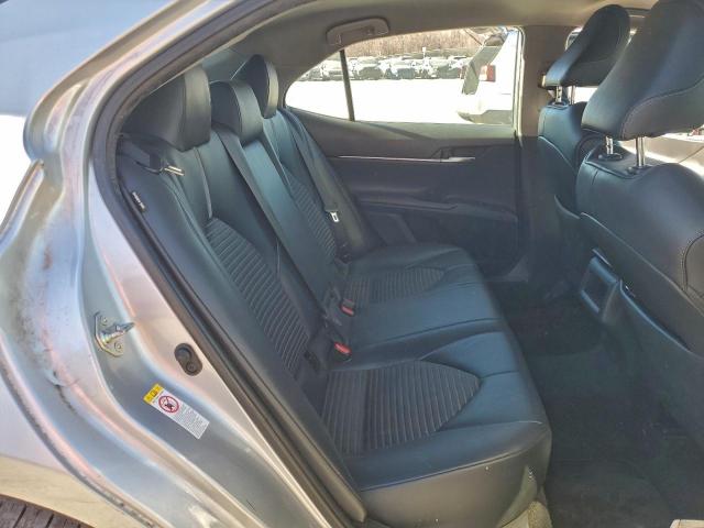 Toyota Camry L Image 8