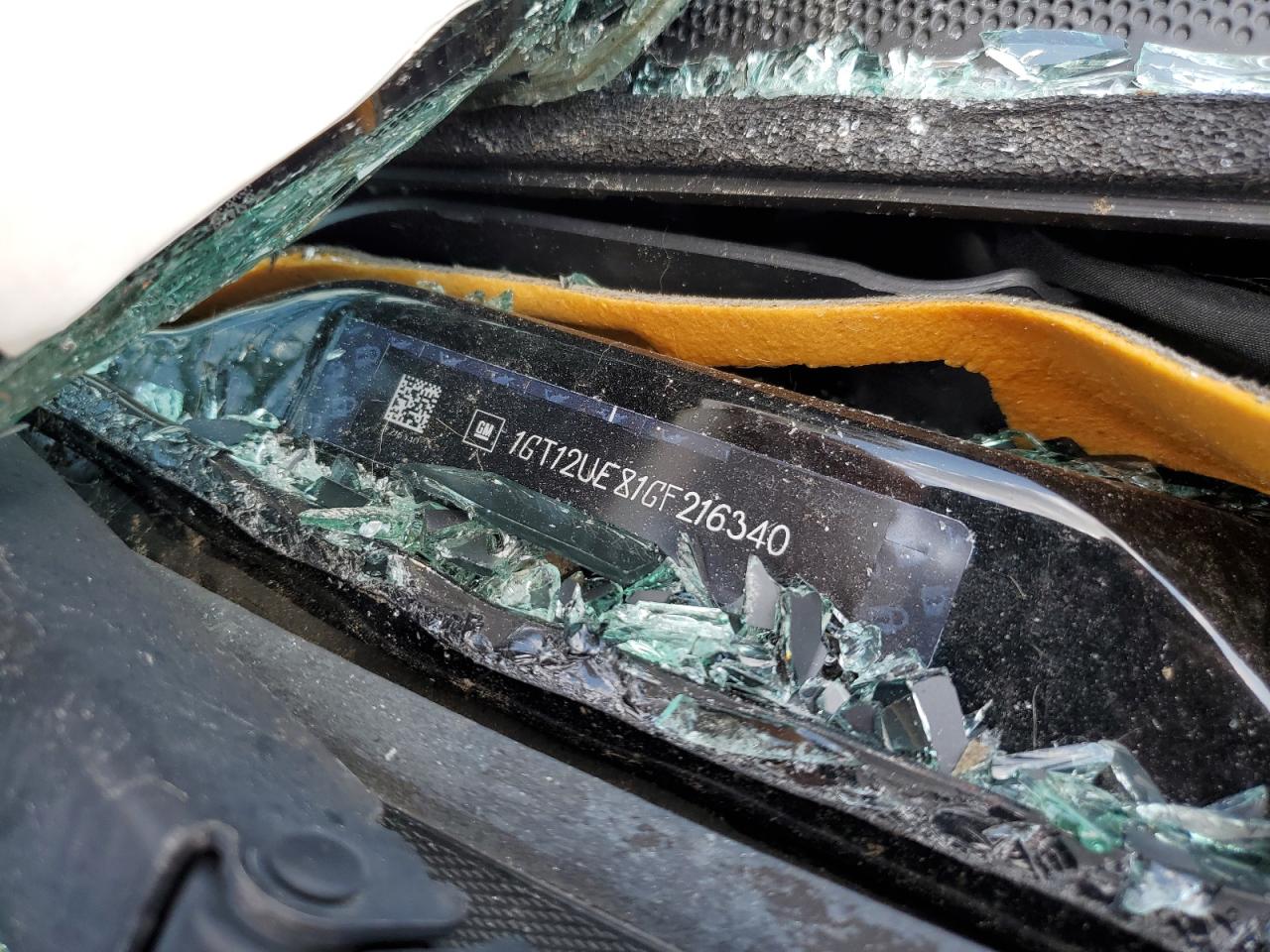 GMC Sierra K2500 Denali Image 4