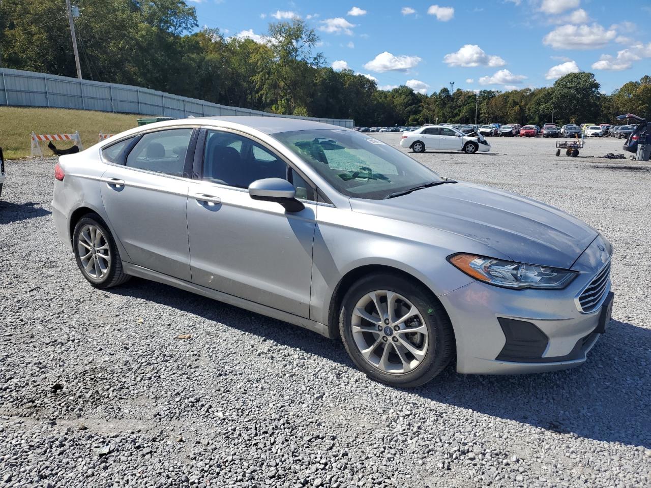 Ford Fusion Se Image 4