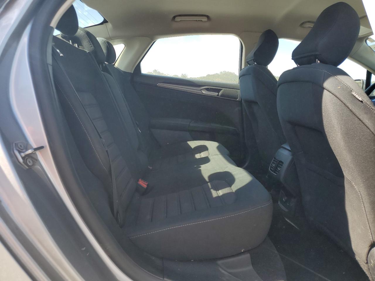 Ford Fusion Se Image 2