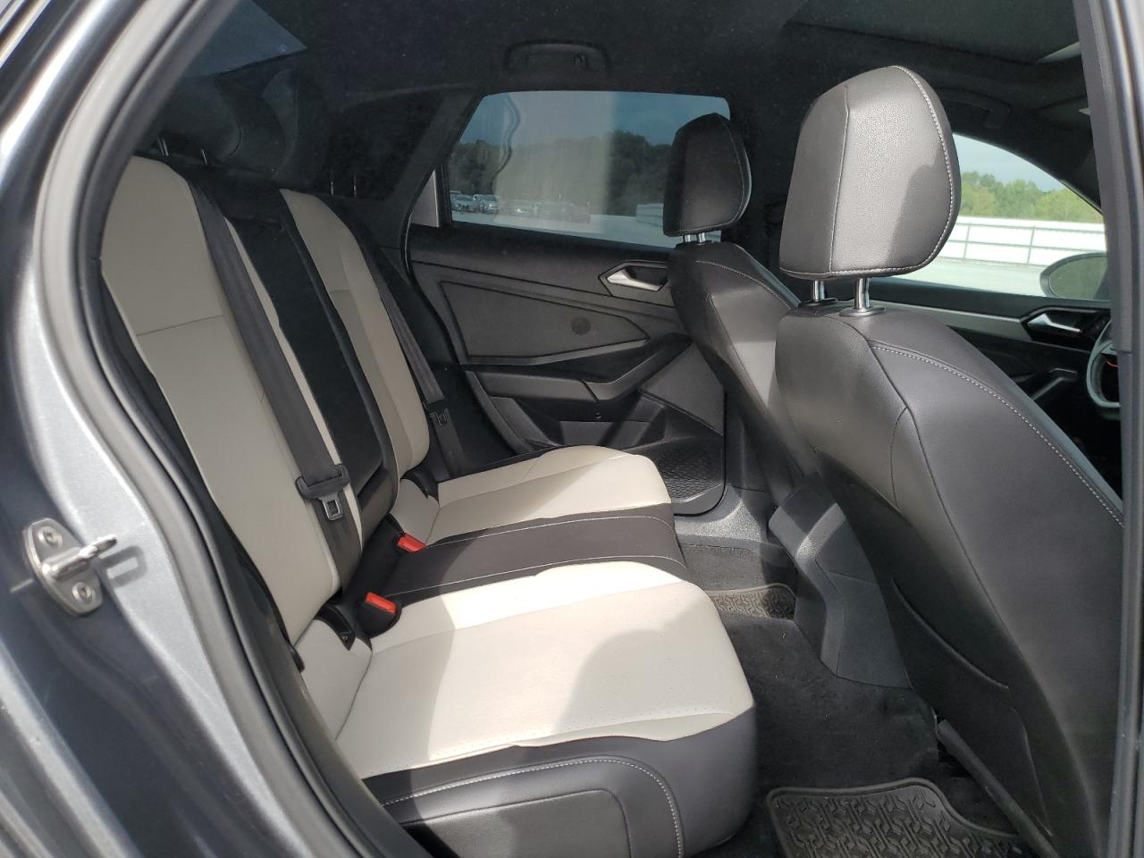 Volkswagen Jetta S Image 9