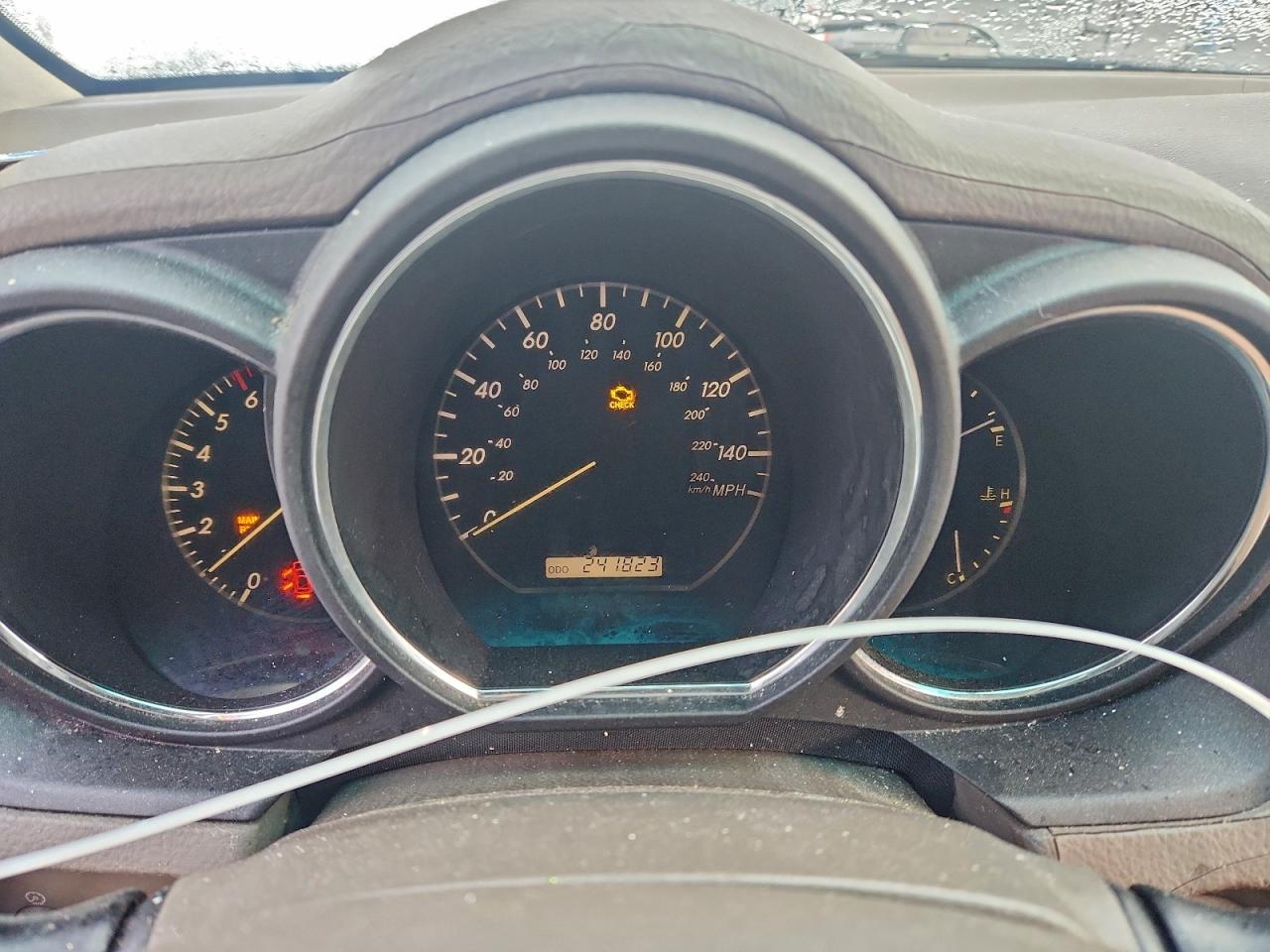 Lexus RX 330 Image 8