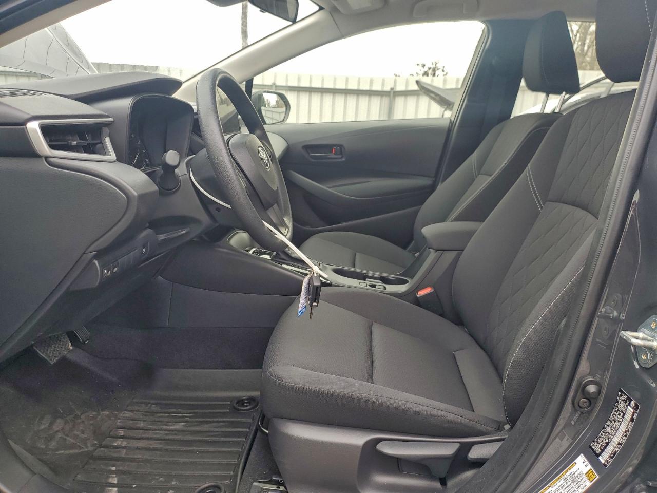 Toyota Corolla Le Image 11