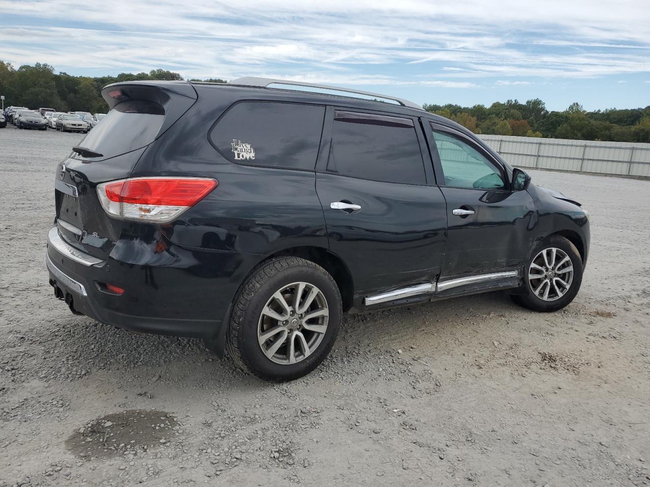 Nissan Pathfinder S Image 12