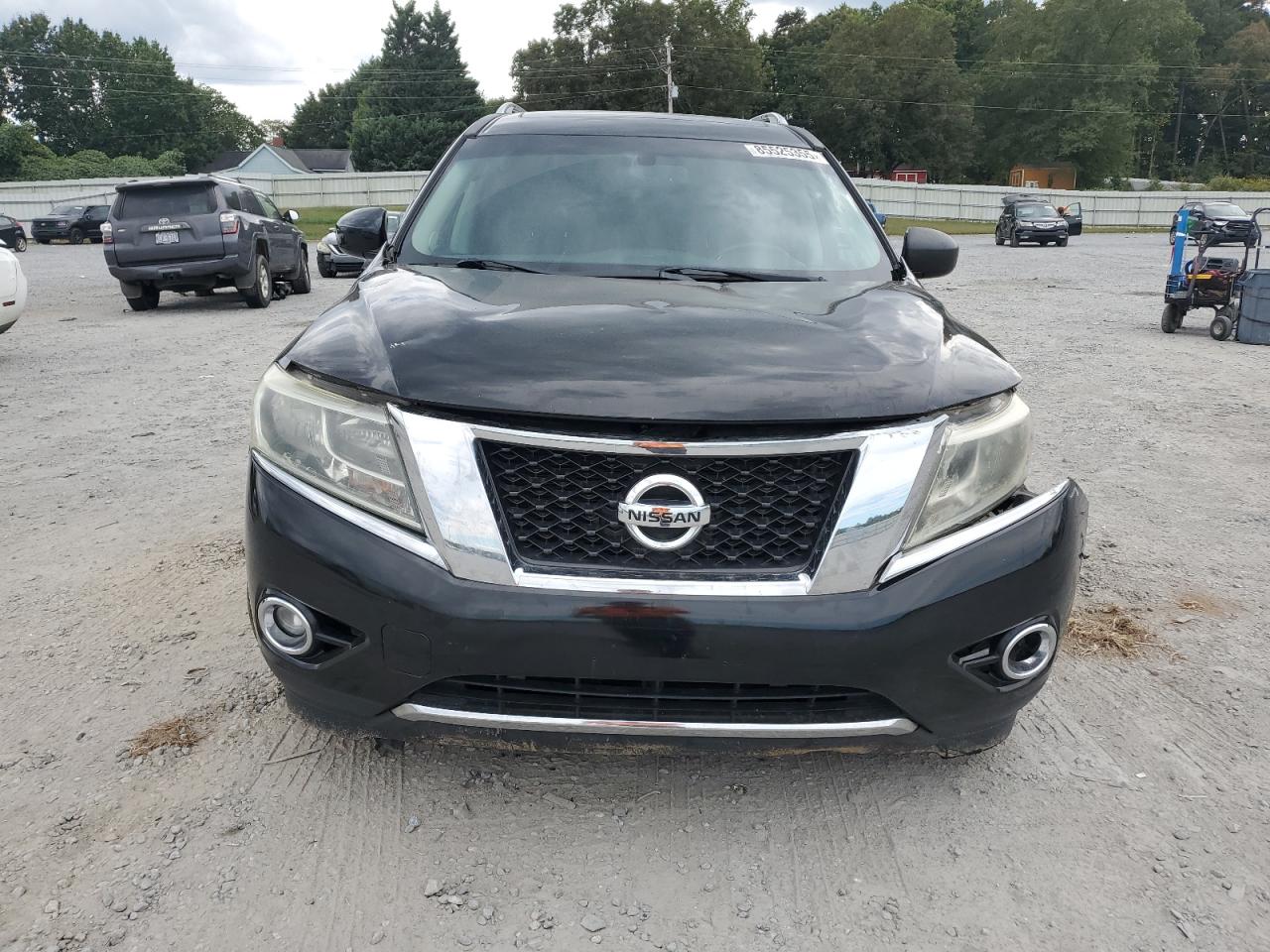 Nissan Pathfinder S Image 5