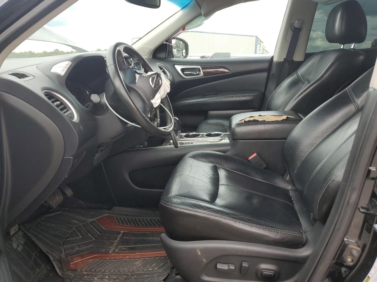 Nissan Pathfinder S Image 6