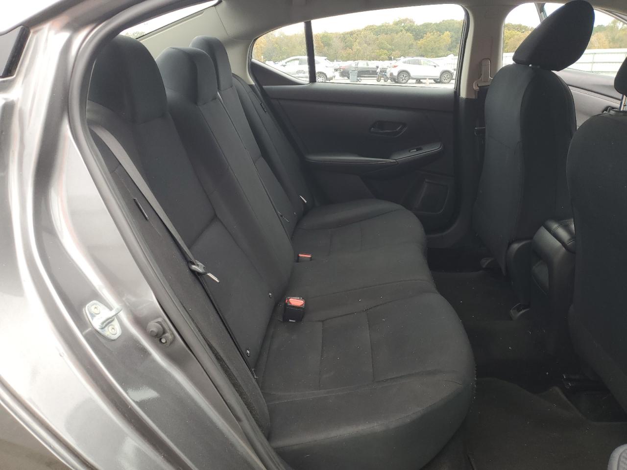 Nissan Sentra S Image 8