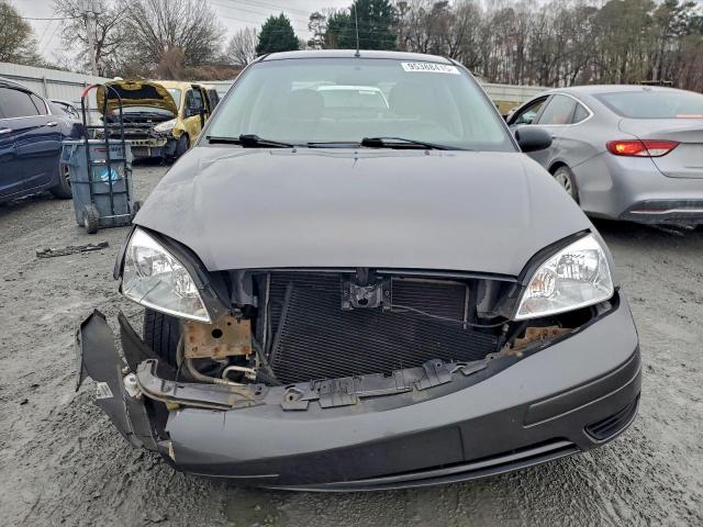 Ford Focus Zx4 Image 6