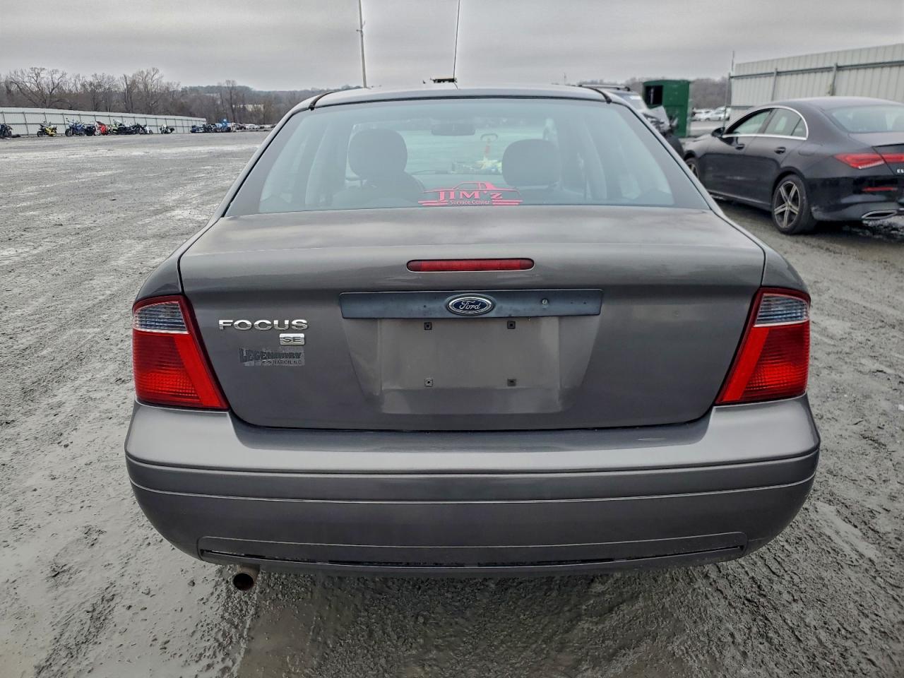 Ford Focus Zx4 Image 2