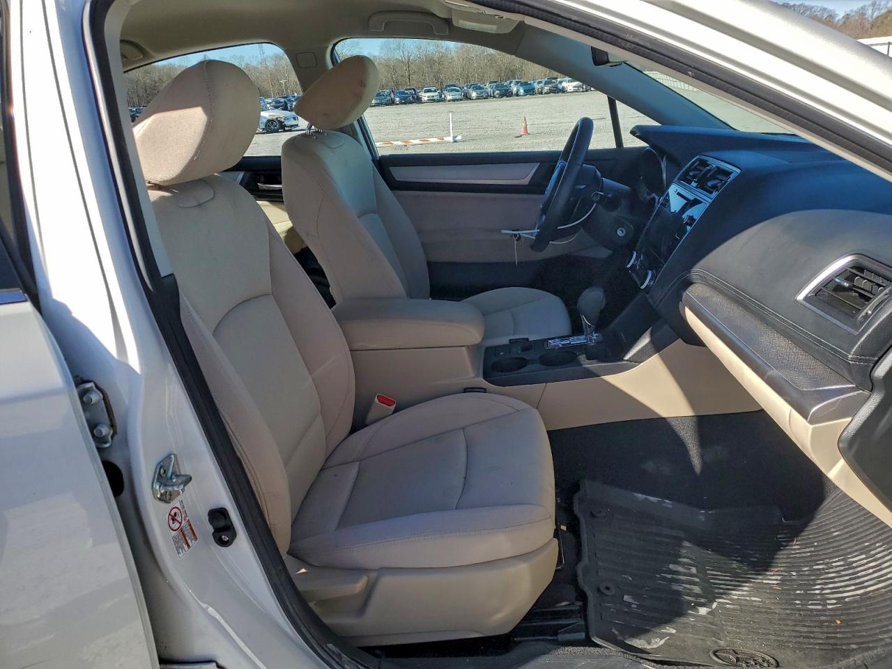 Subaru Legacy 2.5i Premium Image 6