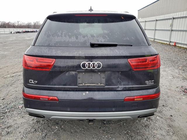 Audi Q7 Prestige Image 11