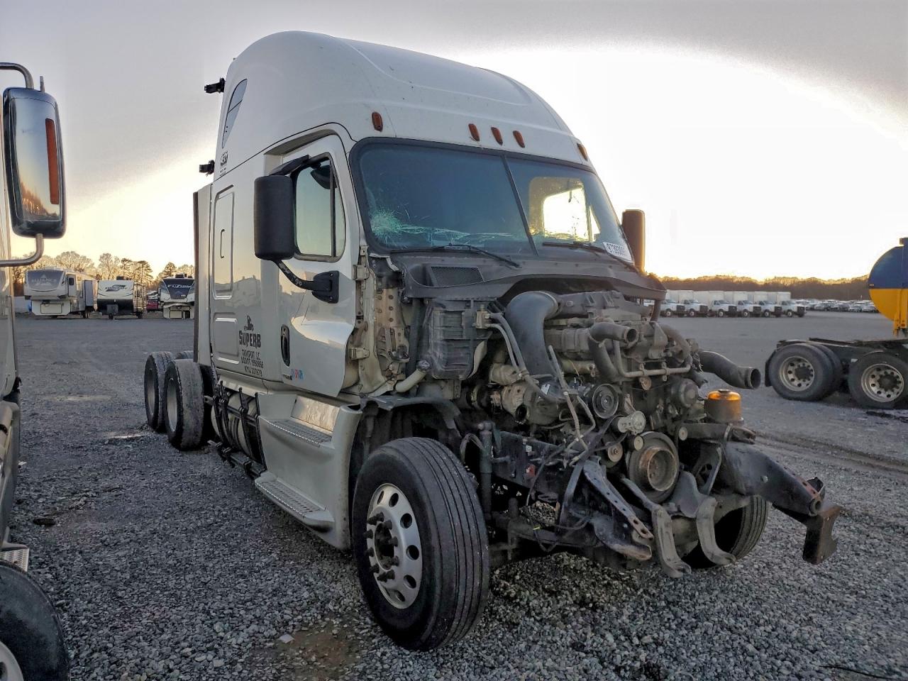 Freightliner Cascadia Image 1