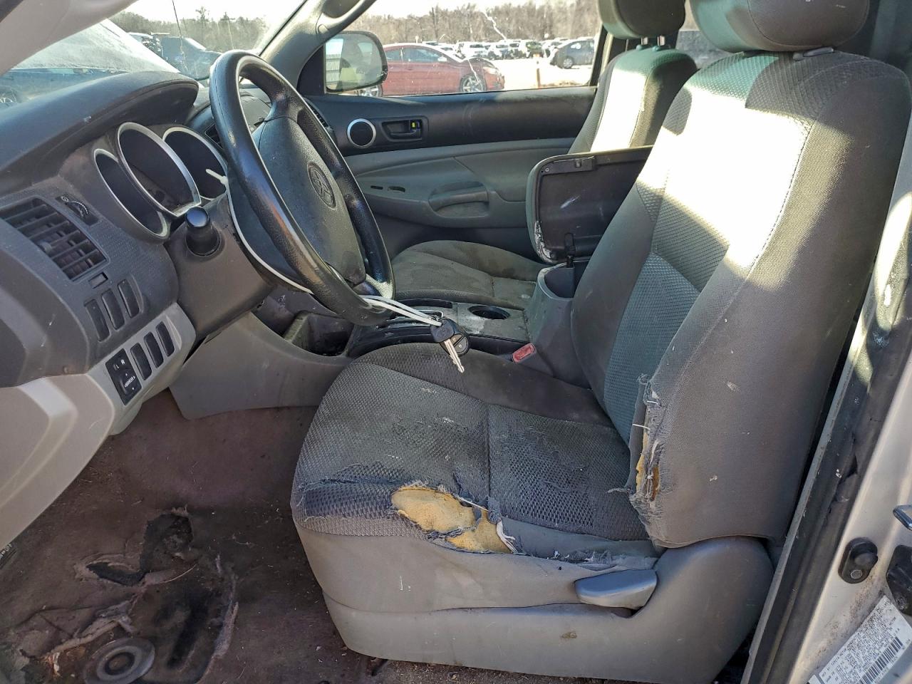 Toyota Tacoma Access Cab Image 11