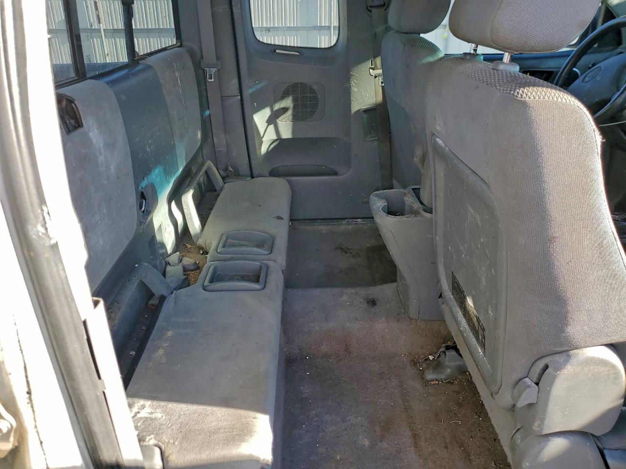 Toyota Tacoma Access Cab Image 9